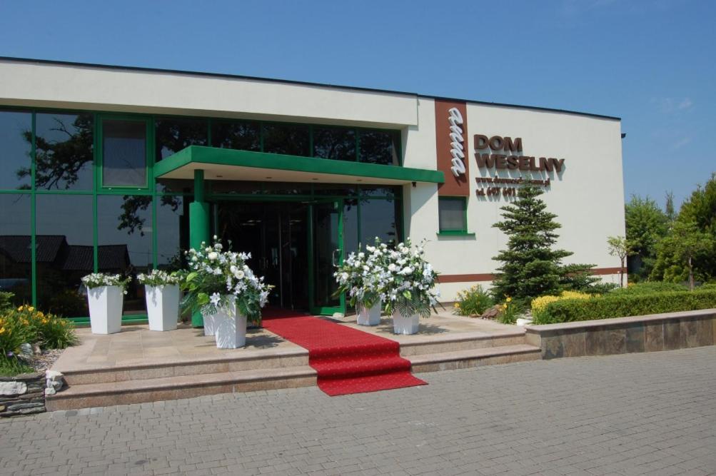 Отель Dom Weselny ,, Anna" Warlubie Экстерьер фото